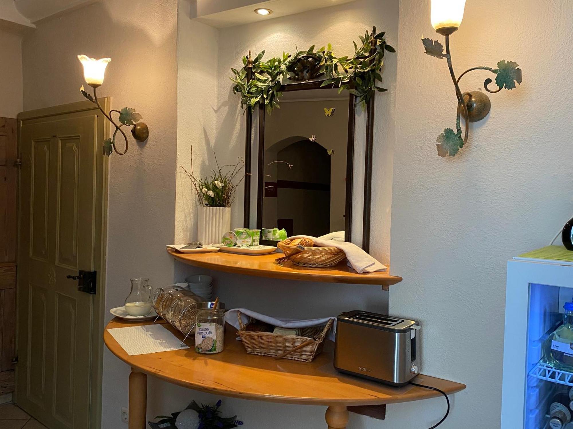 Hotel Weinstube Am Markt Gerolzhofen ภายนอก รูปภาพ