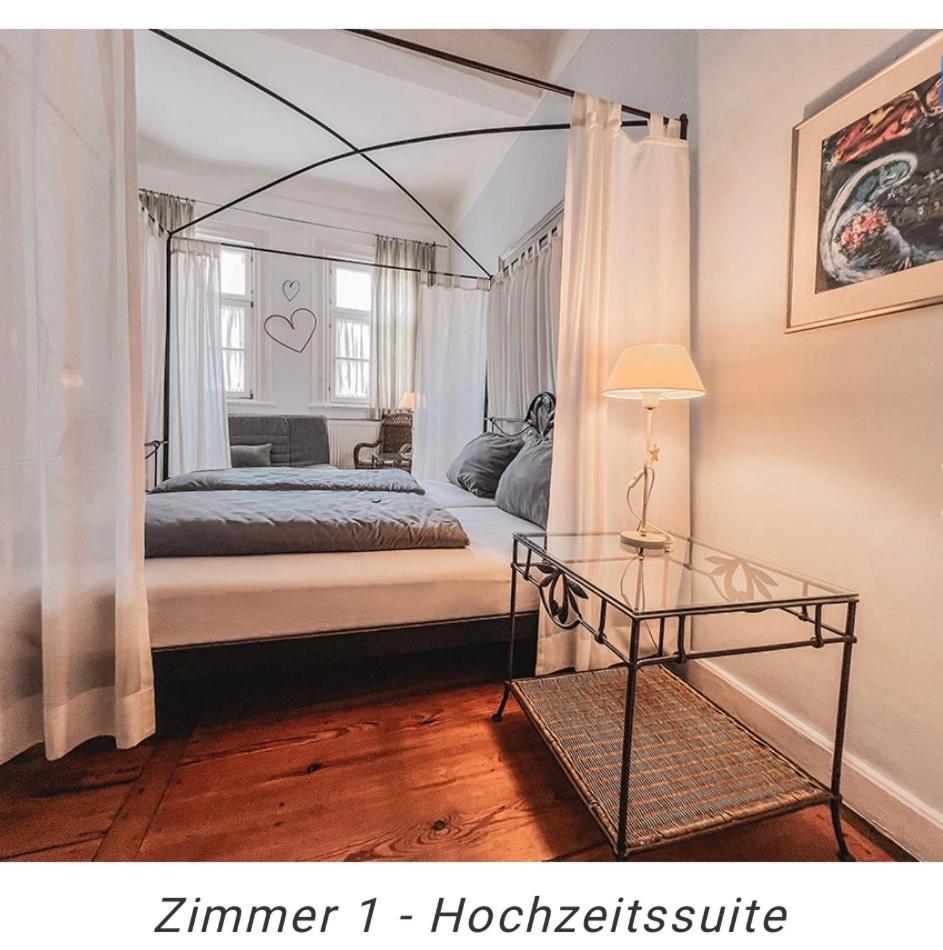 Hotel Weinstube Am Markt Gerolzhofen ภายนอก รูปภาพ